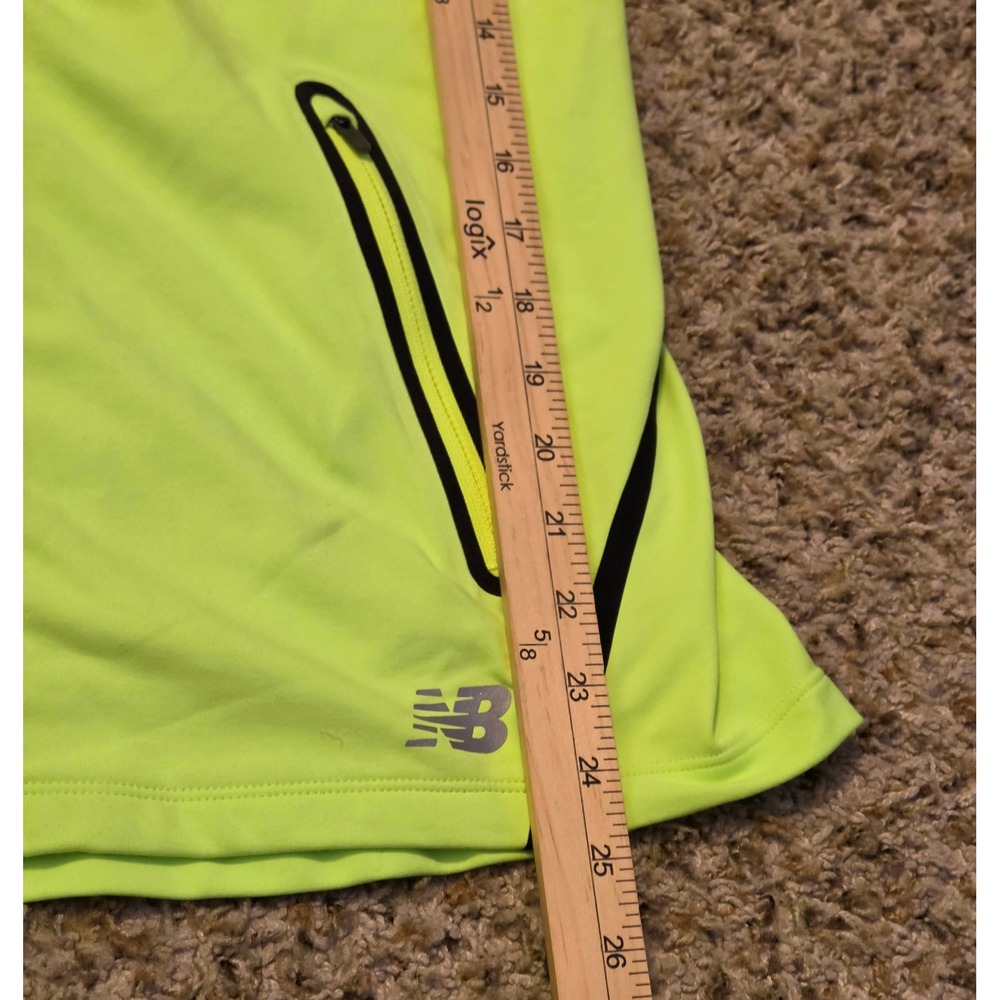 New Balance Trinamic Fluorescent Jacket Women's Size Large Green Finger Holes - Picture 10 of 10